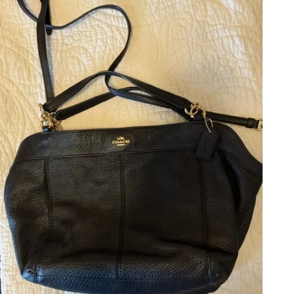 Coach Classic 2017 Lexy Black Pebble Leather Shoulder Bag Gold Hardware